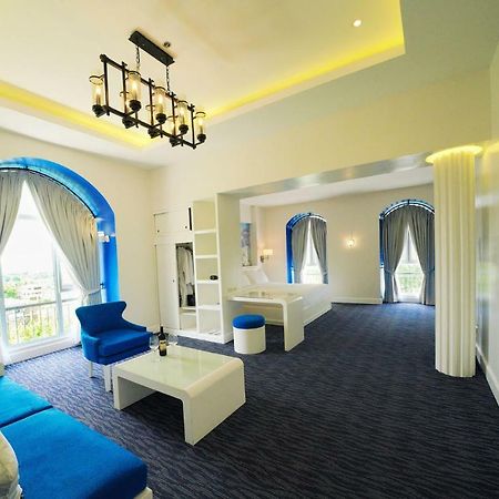 Hotel Carlito Tagaytay Tagaytay City Esterno foto