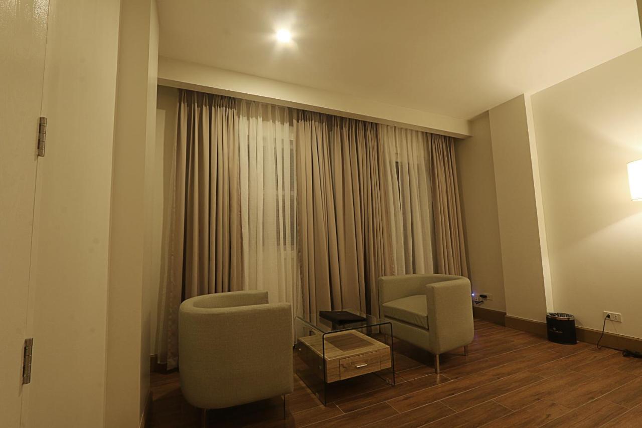 Hotel Carlito Tagaytay Tagaytay City Esterno foto