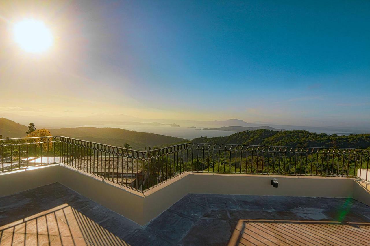 Hotel Carlito Tagaytay Tagaytay City Esterno foto